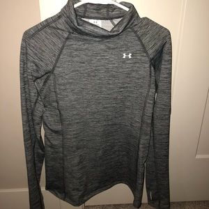 Never worn Under Armour pull over